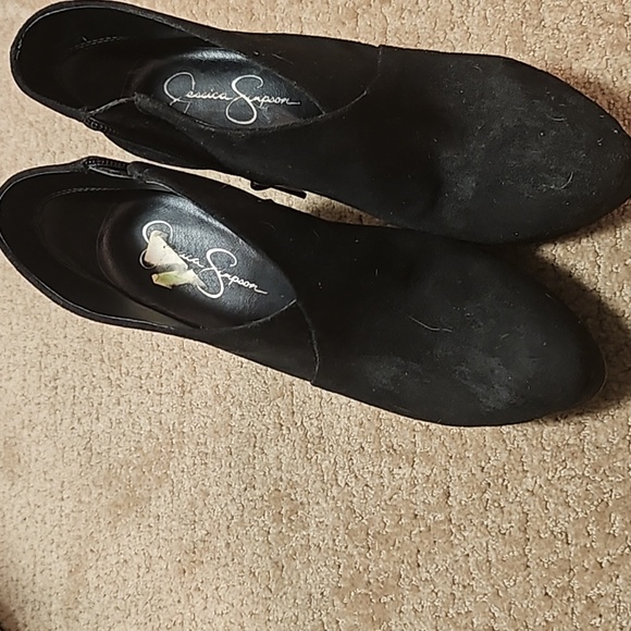 Booties/ ankle boots heels. - Picture 3 of 7